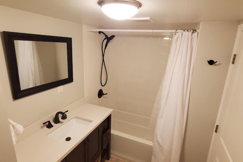 Luxury Dt Cottage - Free Parking - Self Check-In Anchorage Kültér fotó